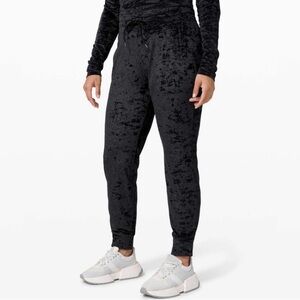 Lululemon Ready to Crush Velvet Black Jogger Pants Joggers Pant Size 10 EUC